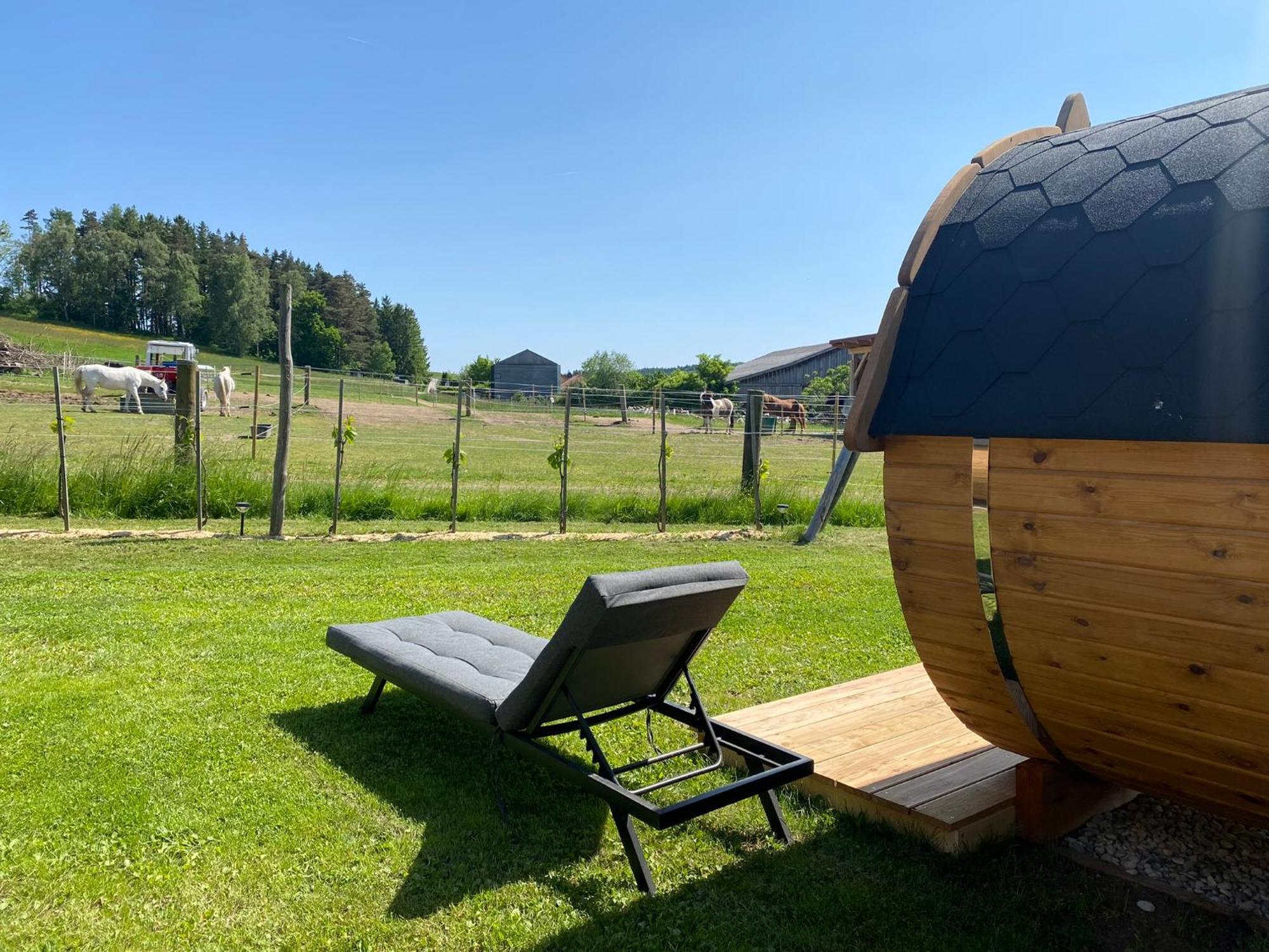 Andrella Auszeithof - Schlaferlebnis Im Holzfass Hotel Friedersbach Buitenkant foto